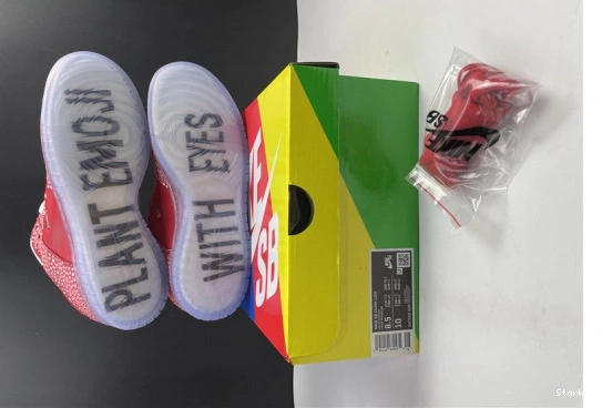 Magic Stingwater Nike Low Dunk DH7650-600 - SB Mushroom 1026